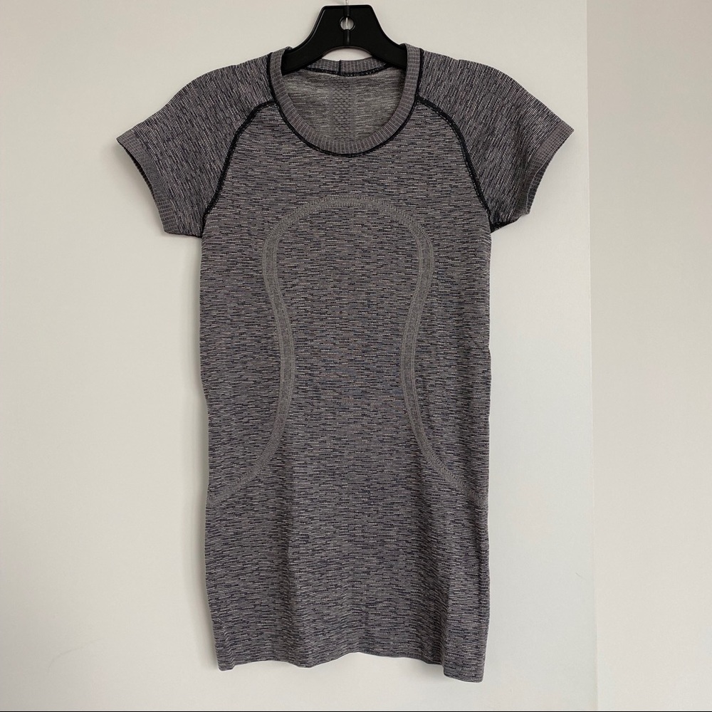 NWOT Lululemon Grey T-Shirt Sz4